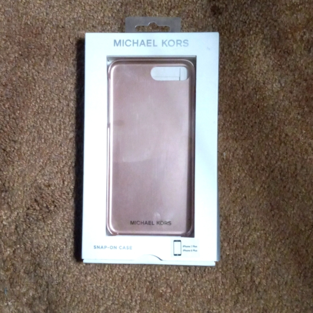 Michael Kors Safiano snap on case